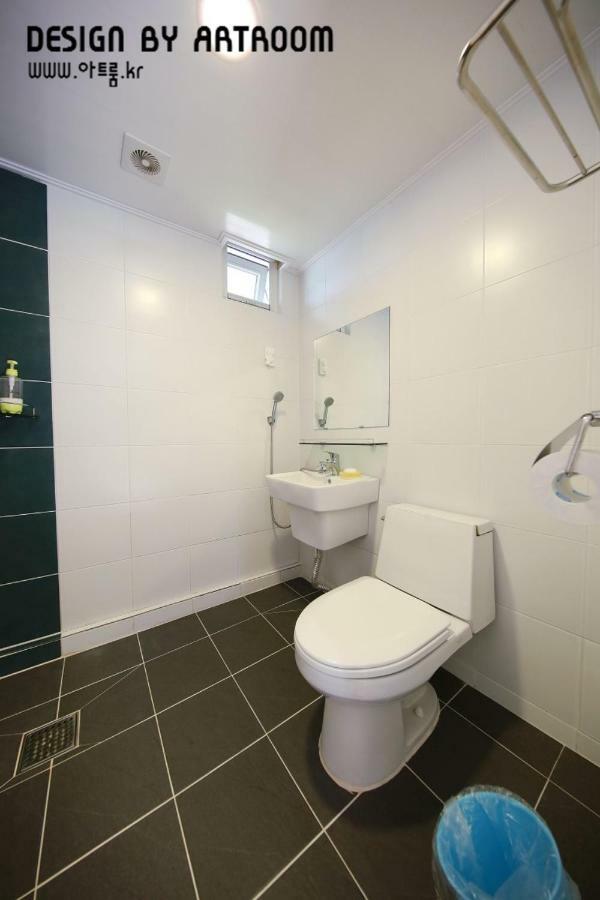 Jjuk Guesthouse Чеджу Екстериор снимка